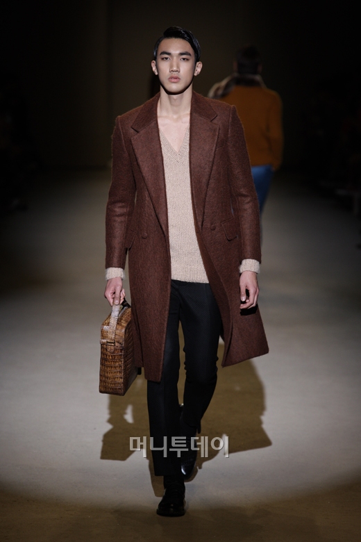 ⓒ디자이너 김서룡 김서룡 옴므(Kimseoryong homme)