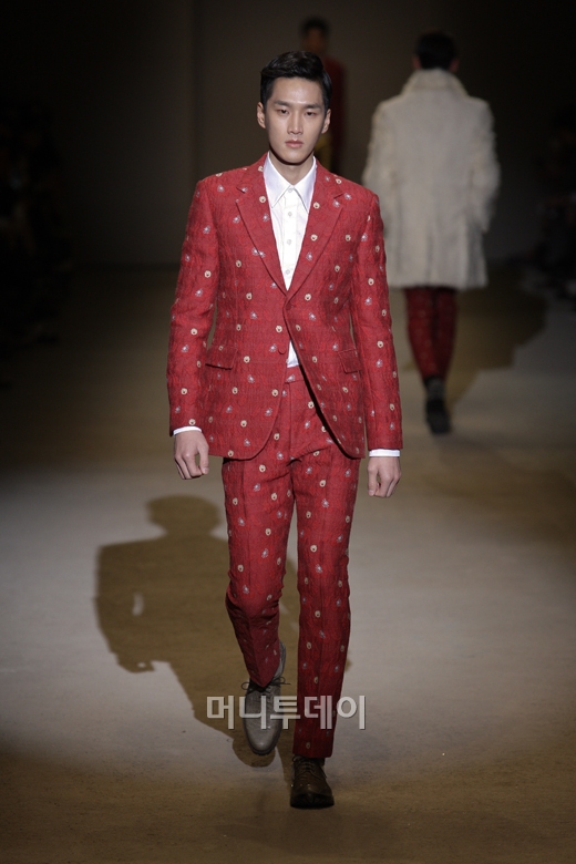 ⓒ디자이너 김서룡 김서룡 옴므(Kimseoryong homme)