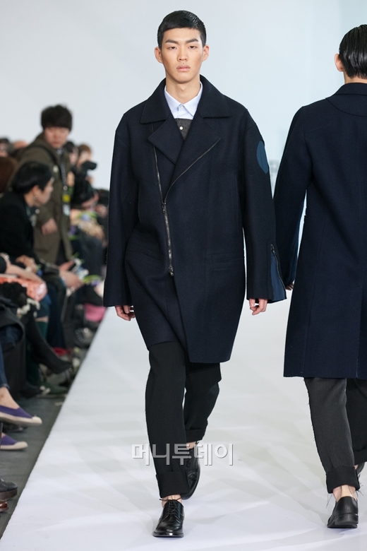 ⓒ디자이너 김선호 그라운드웨이브(GROUNDWAVE)