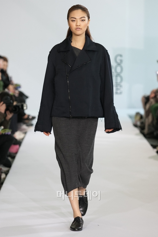 ⓒ디자이너 김선호 그라운드웨이브(GROUNDWAVE)