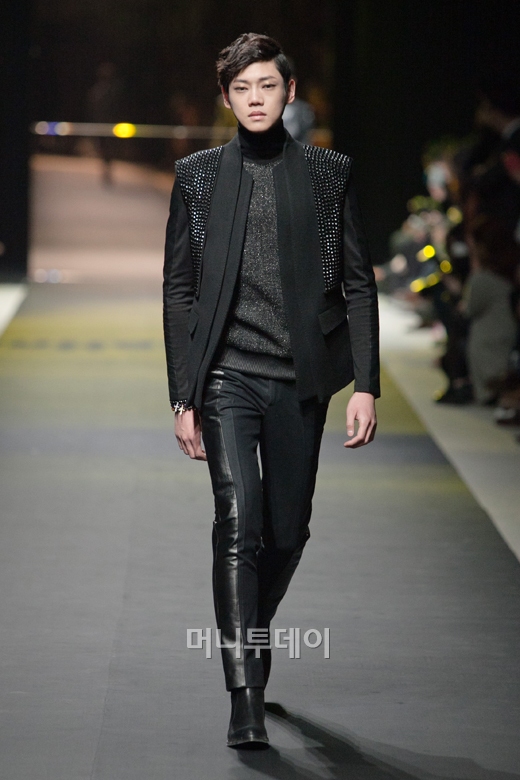 ⓒ디자이너 정두영 반하트 디 알바자(VanHart di Albazar)