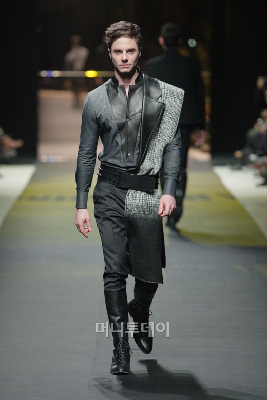 ⓒ디자이너 정두영 반하트 디 알바자(VanHart di Albazar)