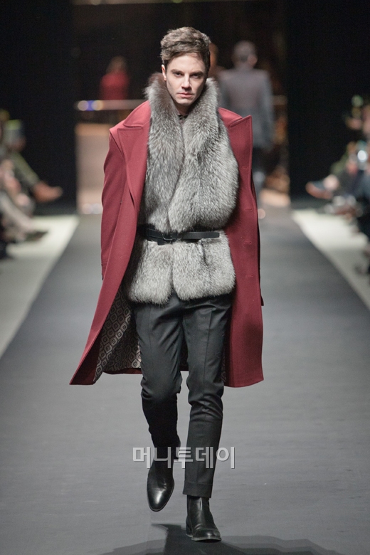 ⓒ디자이너 정두영 반하트 디 알바자(VanHart di Albazar)