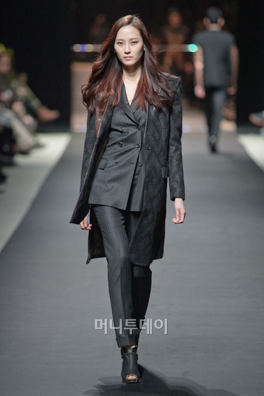 ⓒ디자이너 정두영 반하트 디 알바자(VanHart di Albazar)