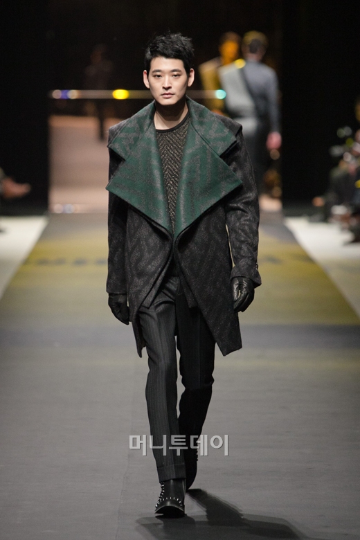 ⓒ디자이너 정두영 반하트 디 알바자(VanHart di Albazar)