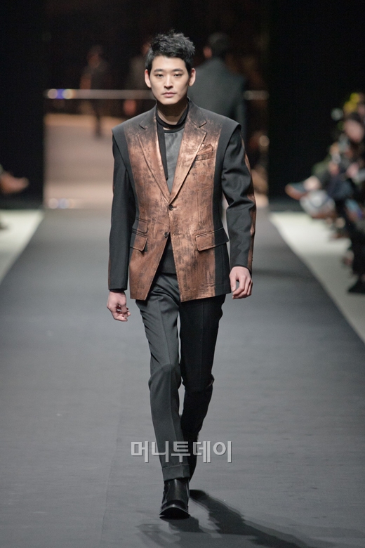 ⓒ디자이너 정두영 반하트 디 알바자(VanHart di Albazar)