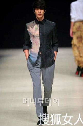 ▲패션쇼 무대에 선 모델 신현준(사진제공=신현준)