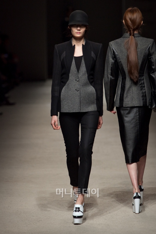 ⓒ디자이너 이석태 칼 이석태(KAAL E.SUKTAE)