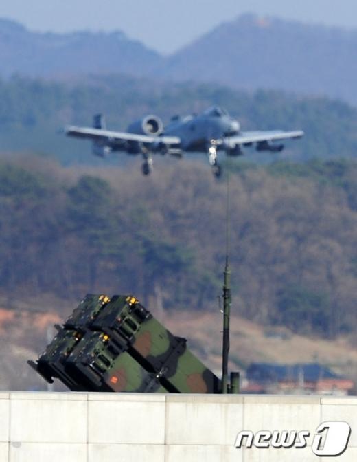 경기도 평택 오산공군기지에 배치된 패트리엇 미사일.  News1 한재호 기자