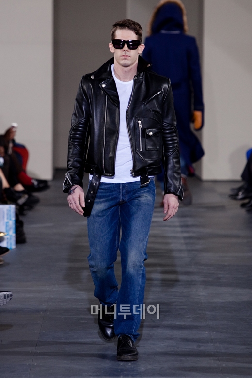 ⓒ디자이너 김경민 스니저 퍼레이드(sneezer parade)