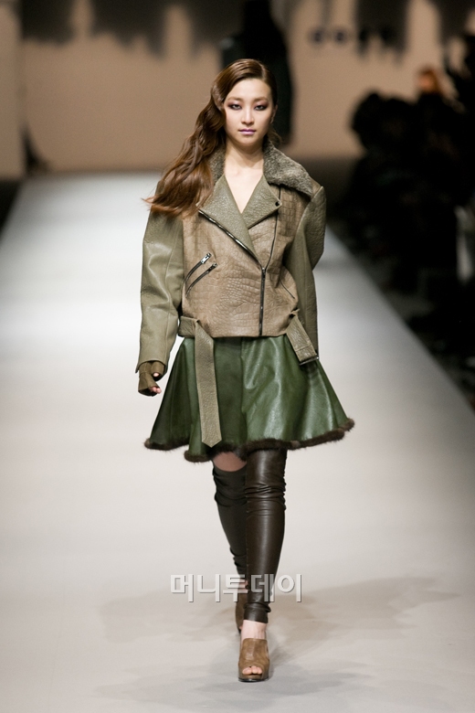 ⓒ디자이너 송유진 에스이콜와이지(S=YZ)