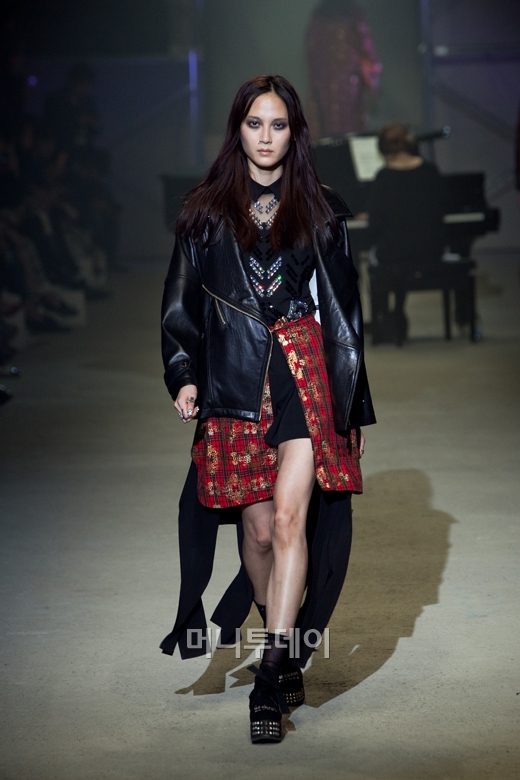 ©디자이너 정혁서 배승연 스티브제이앤요니피(Steve J & Yoni P)