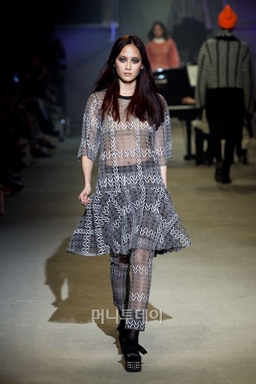 ©디자이너 정혁서 배승연 스티브제이앤요니피(Steve J & Yoni P)