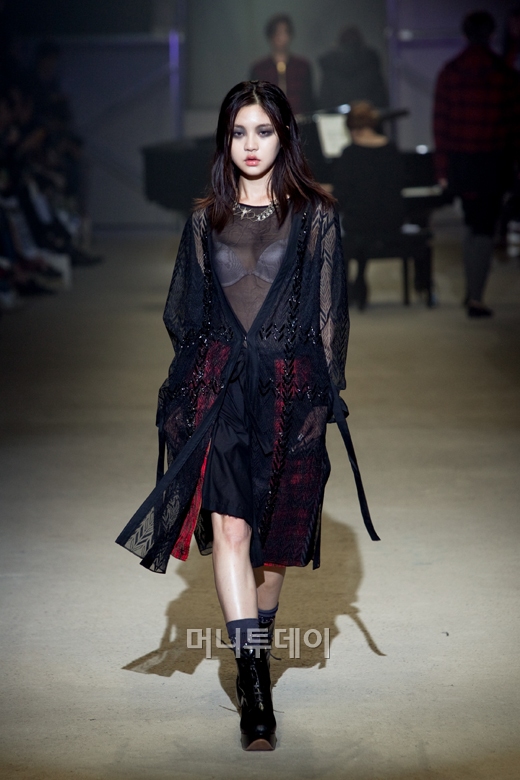 ©디자이너 정혁서 배승연 스티브제이앤요니피(Steve J & Yoni P)