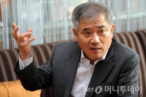 김영수 작가는 국사가 선택과목이 되는 현실을 탄식하며 "외국어 시험 비중은 늘리면서 우리 역사를 가르치는 일을 등한시 한다는 것이 정말 안타깝다"고 말했다. /사진=구혜정 기자