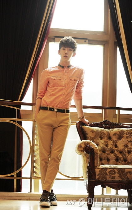 뮤지컬 배우로 첫 작품을 공연 중인 조 권은 "제 본업과 본질은 가수지만, 이런 끼를 가지고 가수로만 살기엔 아깝다는 생각일 들었다"며 "이번 무대가 단지 이벤트성이 아니라 꾸준히 뮤지컬을 하고싶다"고 말했다. / 사진=구혜정 기자