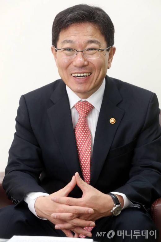 윤상직 산업통상자원부 장관/사진= 이기범 기자