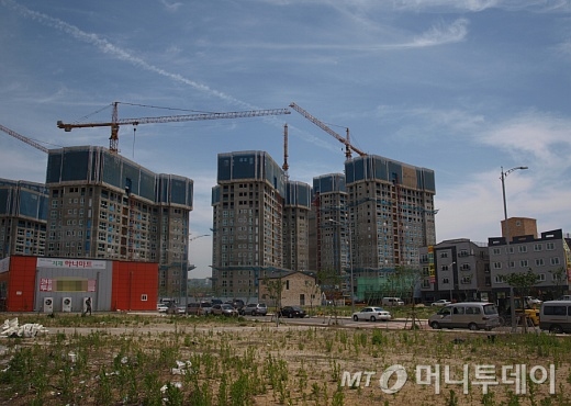 평택시 비전동 일대 아파트 공사 현장./사진=송학주 기자