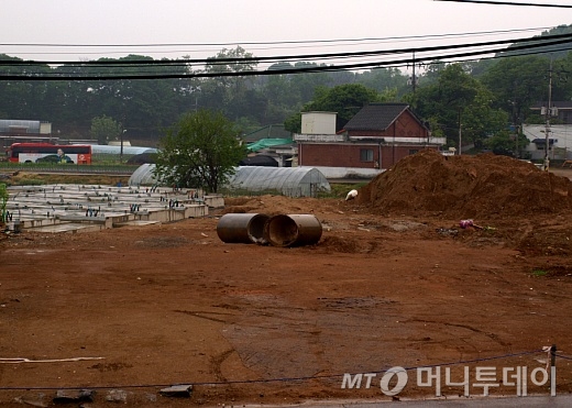 경기 파주시 교하동 인근 토지 개발이 진행되고 있는 공사현장./사진=송학주 기자