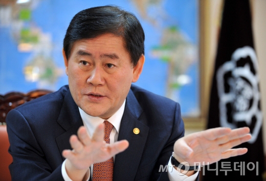 최경환 새누리당 원내대표/사진= 최경환 의원실 제공