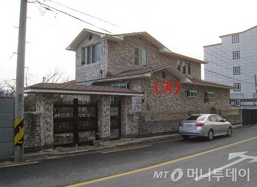 지난달 27일 경매에서 37명의 입찰자가 나선 경북 구미 소재 단독주택 모습./사진제공=대법원