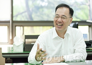 민원기 2014 ITU전권회의 의장직 수행 예정자. /사진=미래창조과학부.