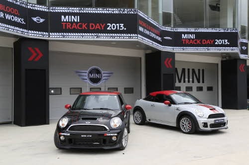 미니 JCW 해치백(좌), 미니 JCW/사진제공=BMW코리아