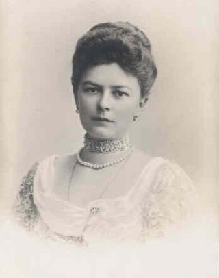 오스트리아·헝가리 제국의 제위계승자
프란츠 페르디난트 대공과 귀천상혼한
소피아 호테크 호헨베르크 여공작.