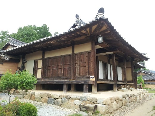 외나무다리가 있는 무섬마을 내성천 전경 / 사진 = 김유경 기자