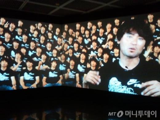 ↑ 화면을 통해 만들어낸 박찬호 작품.