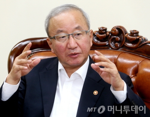 현오석 경제부총리 겸 기획재정부 장관/사진=홍봉진 기자