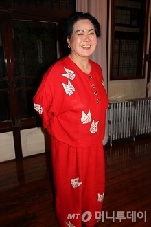 100여년된 목조주택 '수향'을 38년간 지킨 이유순 사장 / 사진 = 김유경 기자