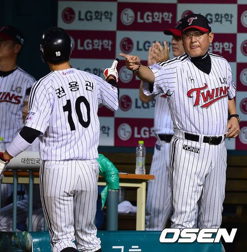 ↑서울을 연고로 하는 LG 트윈스. 우리도 이제 팀명칭에 모기업보다는 지역연고를 쓰는걸 생각해보면 어떨까. ⓒ사진제공=OSEN