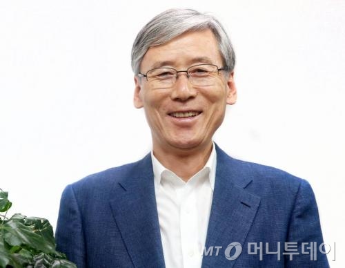 여상규 새누리당 의원은 머니투데이와 인터뷰를 갖고 "낙후지역엔 SOC가 곧 복지"라고 강조했다./사진= 머니투데이