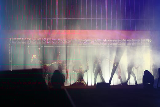 인피니트의 콘서트는 명확한 VCR 등을 통해 그룹의 캐릭터를 전세계에 알리고자 했다.