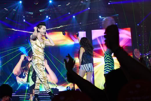 김준수의 콘서트는 비록 솔로무대였지만, 관객을 집중시키는데 부족함이 없었다.