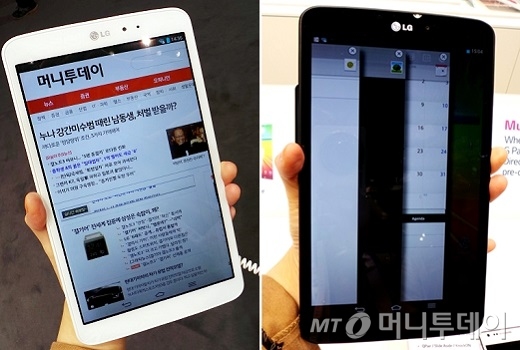 LG전자 'G패드 8.3'은 왼쪽 사진처럼 여성이 사용해도 한 손에 쏙 들어오는 그립감이 인상적이다. 오른쪽 사진은 '태스크 슬라이더'로 최대 4개 애플리케이션을 동시에 실행한 모습이다. /사진=정지은 기자