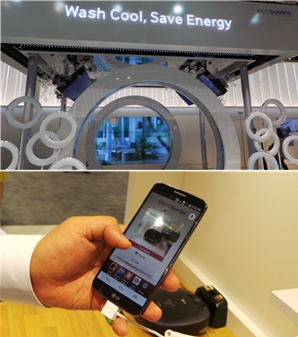 삼성전자는 IFA 2013에서 '버블샷3' 세탁기의 친환경을 강조했고 LG전자는 NFC 기술을 활용해 스마트폰으로 가전제품을 제어할 수 있다는 점을 알리는데 초점을 맞췄다./사진제공=각사.