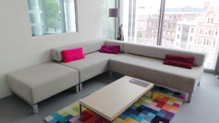 삼성전자 유럽 디자인 연구소에는 실제 거실과 똑같은 환경을 조성, 소비자들의 반응을 관찰하는 시설이 마련돼 있다./사진=서명훈 기자.