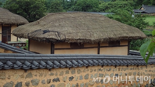 고성 왕곡마을 초가집 / 사진=김유경기자