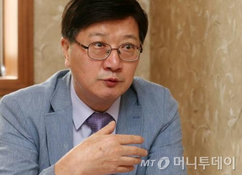 이현일 회장은 스스로 '이 바닥' 출신이 아니라고 말하지만, 문화와 공연예술에 대한 관심과 애정은 누구 못지않다고 자신했다. /사진=이동훈 기자