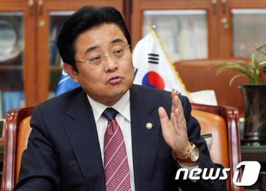 민주당 전병헌 원내대표 인터뷰. 2013.10.11/뉴스1 News1 허경 기자