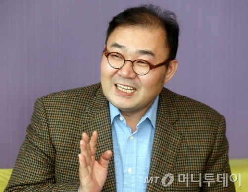 "젊은 여성 관객들이 점심값 아껴가며 시간을 쪼개 공연 보는 거 정말 고마운 일이에요. 이젠 정책을 펼쳐야하는 분들도 현장에 자주 오시고 공연을 많이 보시면 좋겠네요." /사진=홍봉진 기자