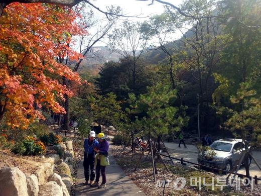 단풍 절정을 맞은 북한산 국립공원의 모습./사진=김평화 기자
