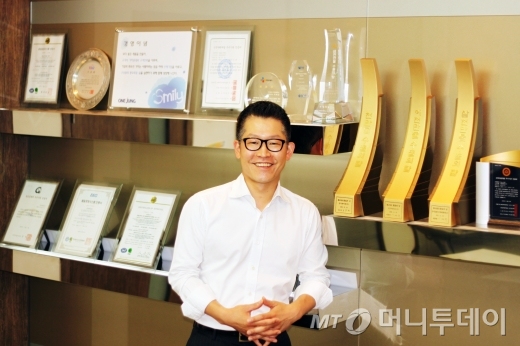 ↑송성근 닥터하우스, 원정제관 대표