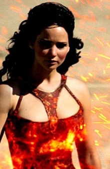 캣니스의 '불타는 드레스'/사진=롯데시네마