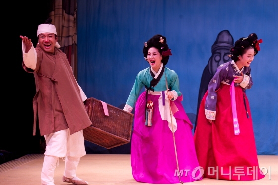 '창극이 이렇게 재밌었나?' 싶을 정도로 공연 내내 웃음을 참을 수 없는 '배비장전' /사진제공=국립극장