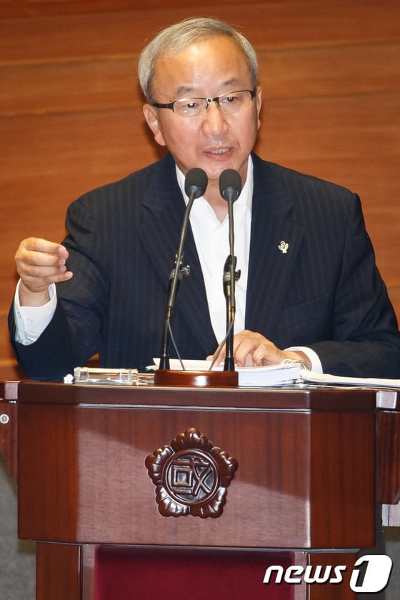 국회에 출석한 현오석 부총리 겸 기획재정부 장관/뉴스1