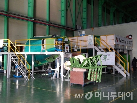 아스트 2공장의 섹션 48 작업체. 중형 항공기인 보잉 737에 쓰이는 섹션48은 비행기 동체 가장 뒷부분에 해당한다. 아스트는 스피리트 에어로시스템과 최장 10년간 장기 공급계약을 체결해 총 3억 달러의 매출을 안정적으로 확보했다. /사진제공=아스트