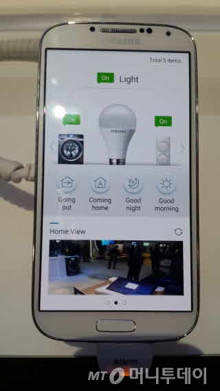 삼성 스마트 홈 애플리케이션을 실행하면 조종 가능한 가전 제품을 보여주고 자주 접하게 되는 상황은 아이콘으로 한번에 조작이 가능하다./사진=서명훈 기자